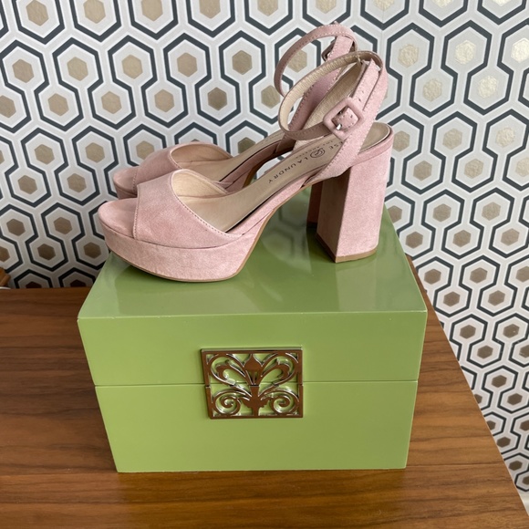 Blush platform suede sandals size 6.5 - Picture 5 of 7